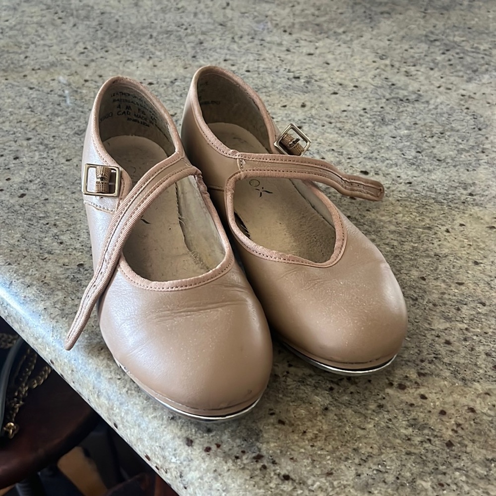 Capezio tap shoes size 4M